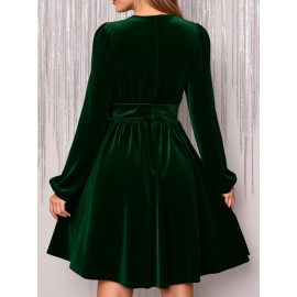 Deep V-Neck Puff Sleeve Velvet Short Dress for Women, Waist-Cinching Vintage Design, Suitable for Parties and Dinners